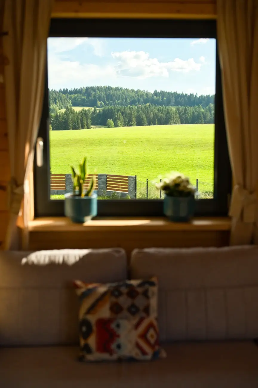 Widok z okna domku Widokowa Polana na Beskid Sądecki